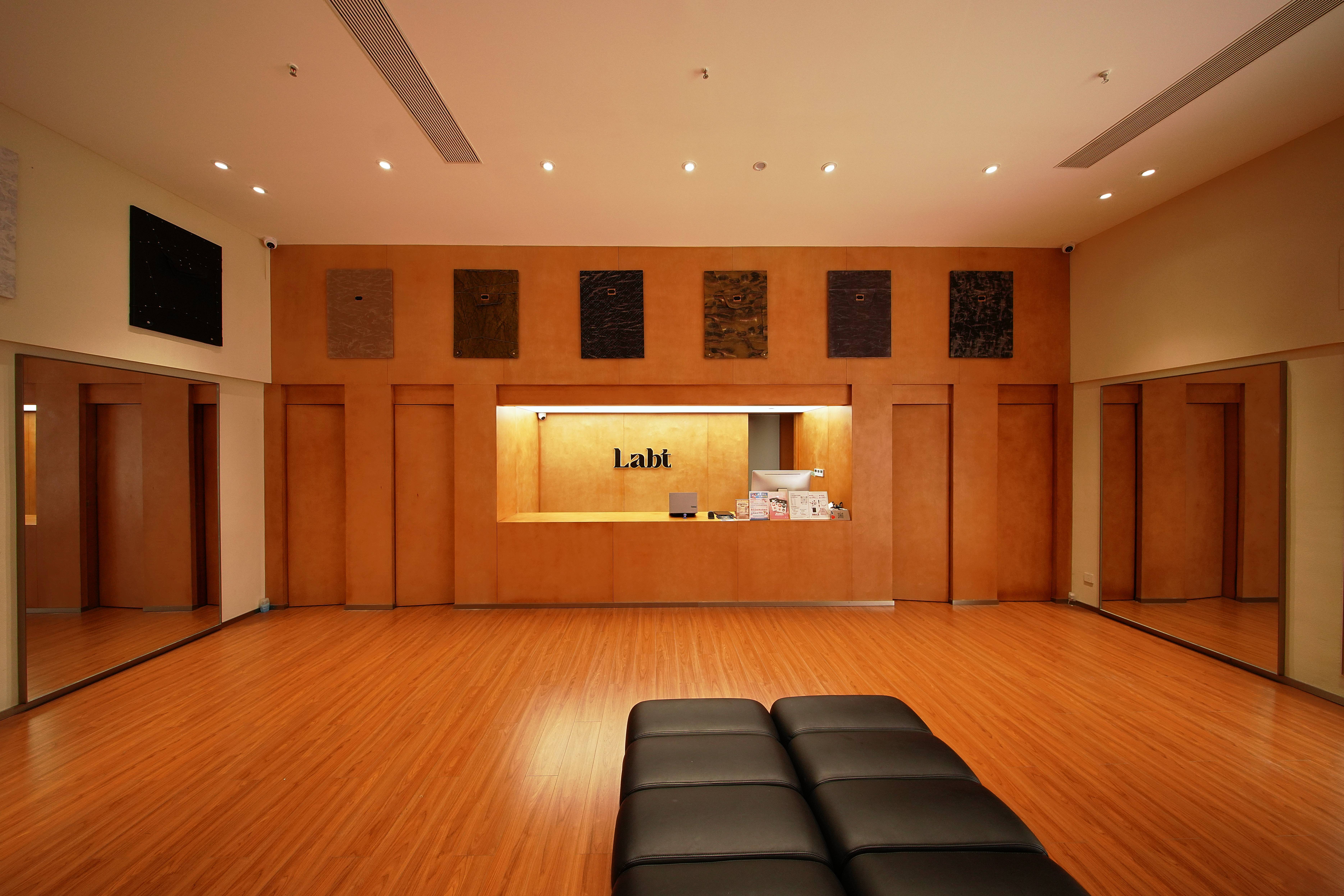 1807 CORP CONCEPT STORE